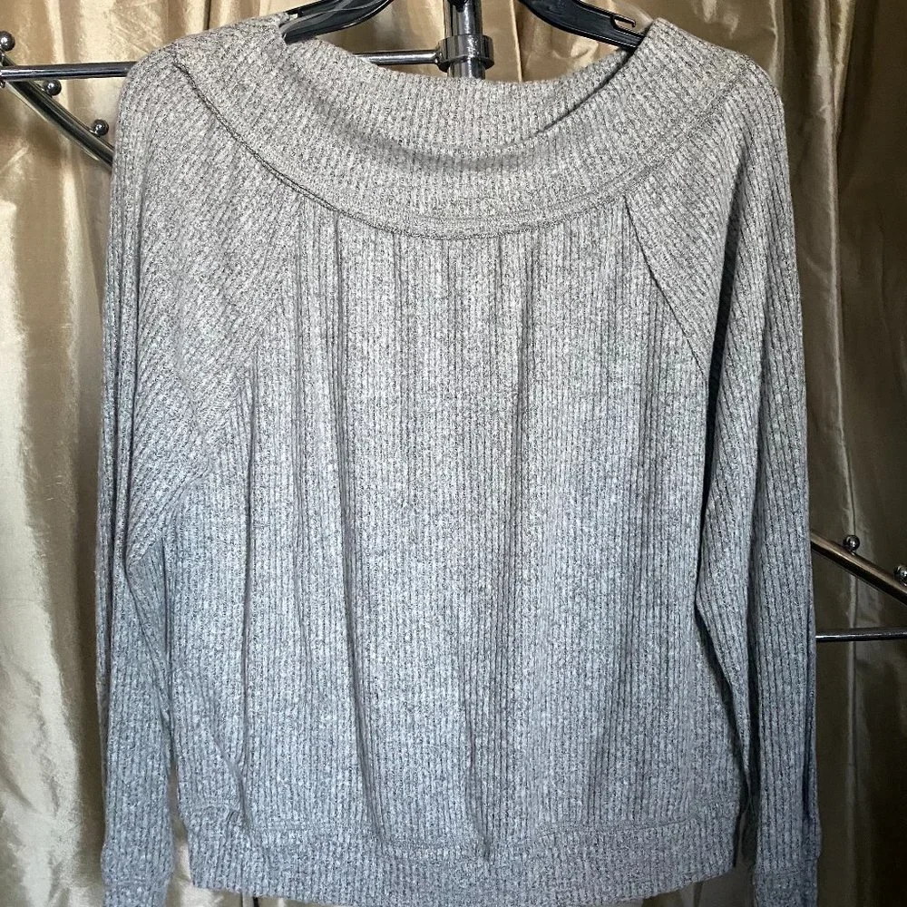 Super Soft Must Have Gray Sweater - Picture 1 of 1